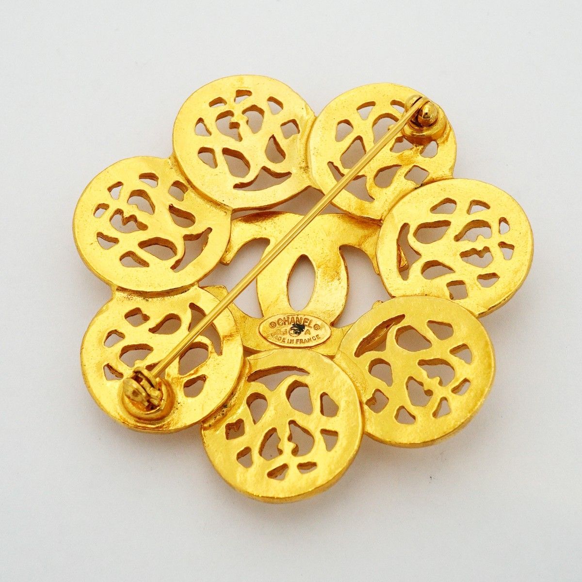 Chanel Brooch Vintage CC Logo Gold Plated — view 5