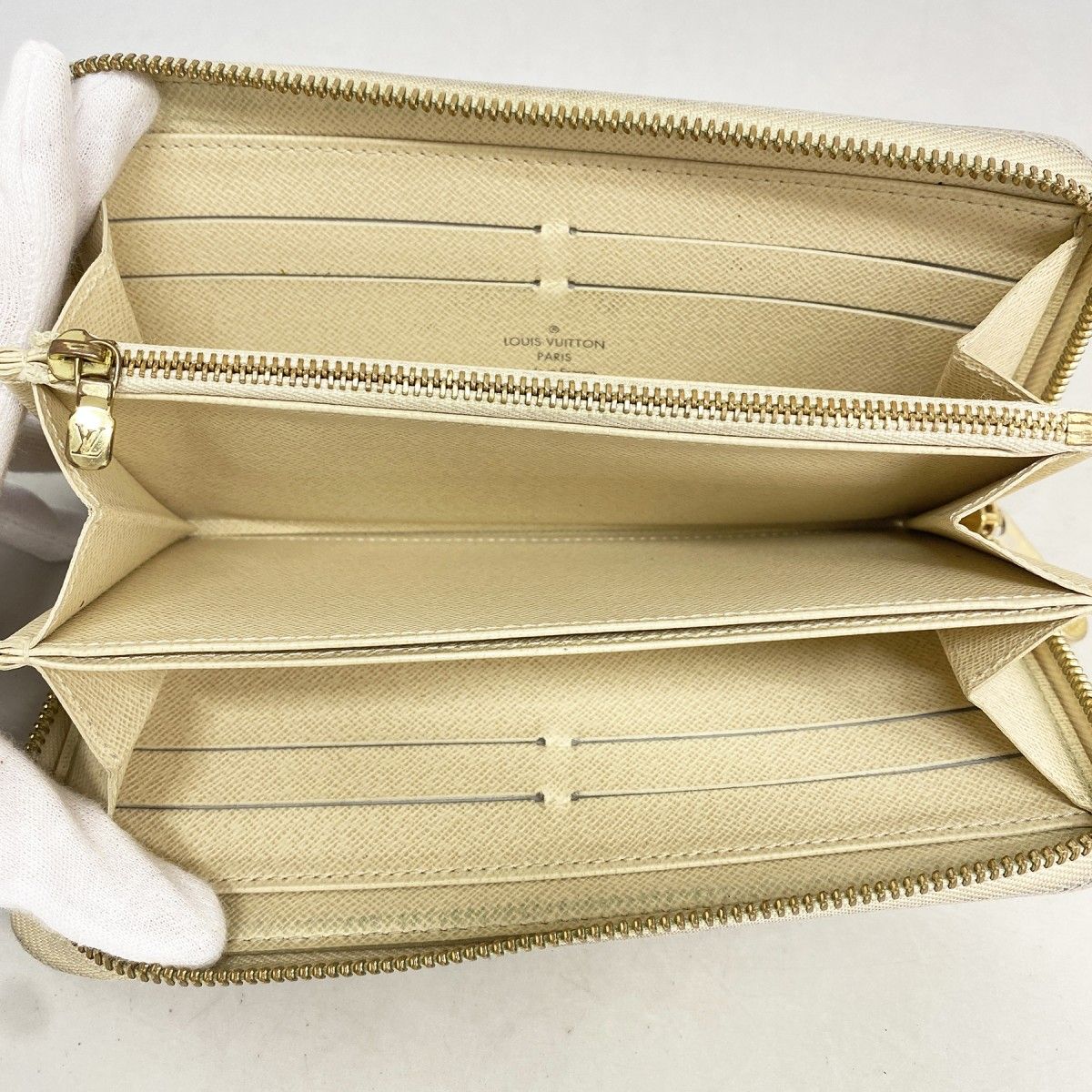 Louis Vuitton Wallet Damier Azur Zippy White — view 3