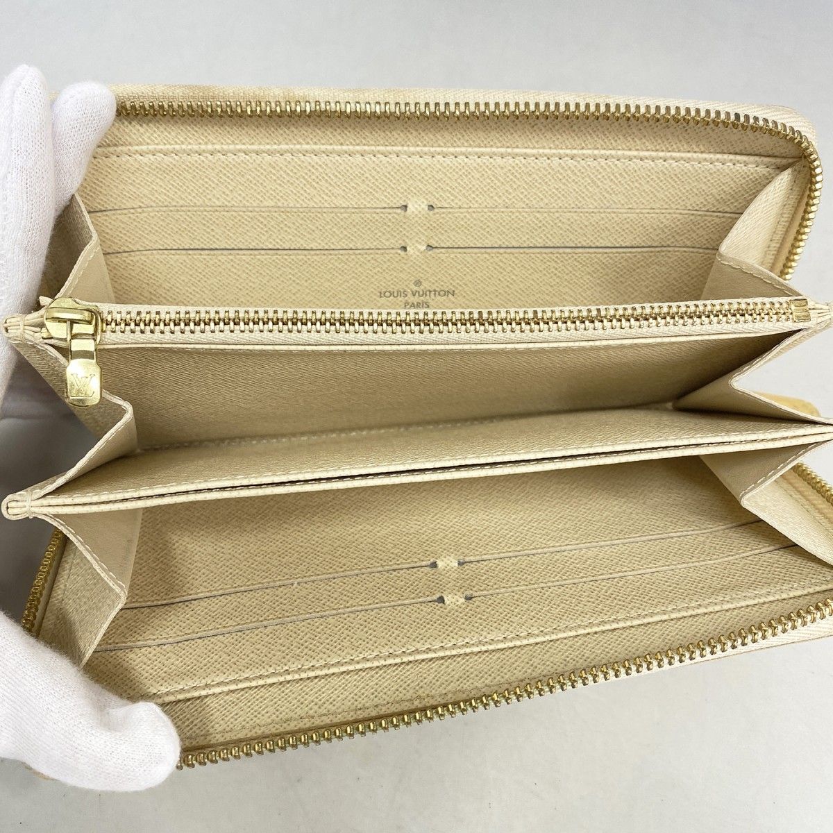 Louis Vuitton Wallet Damier Azur Zippy White — view 3