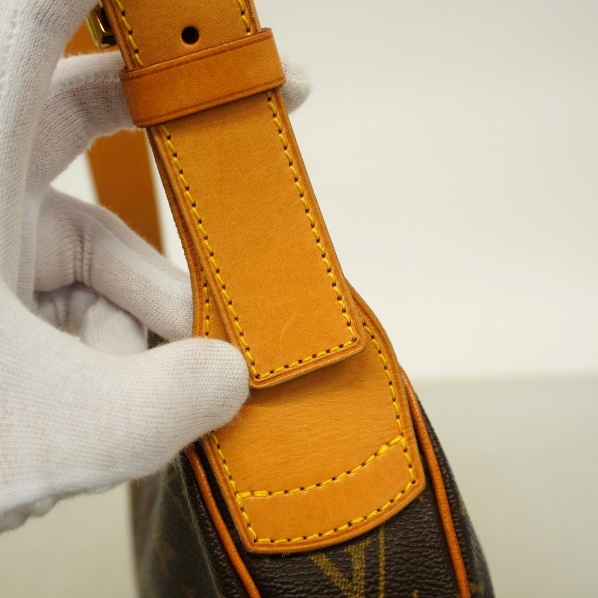 Louis Vuitton Shoulder Bag Monogram Croissant MM Brown — view 7