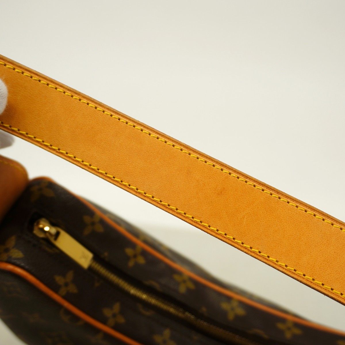 Louis Vuitton Shoulder Bag Monogram Croissant MM Brown — view 9