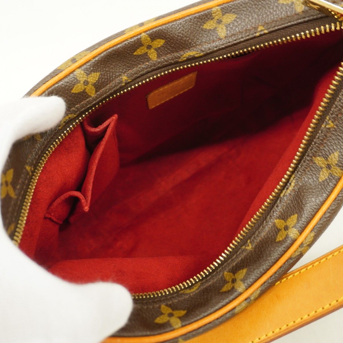 Louis Vuitton Shoulder Bag Monogram Croissant MM Brown — view 4