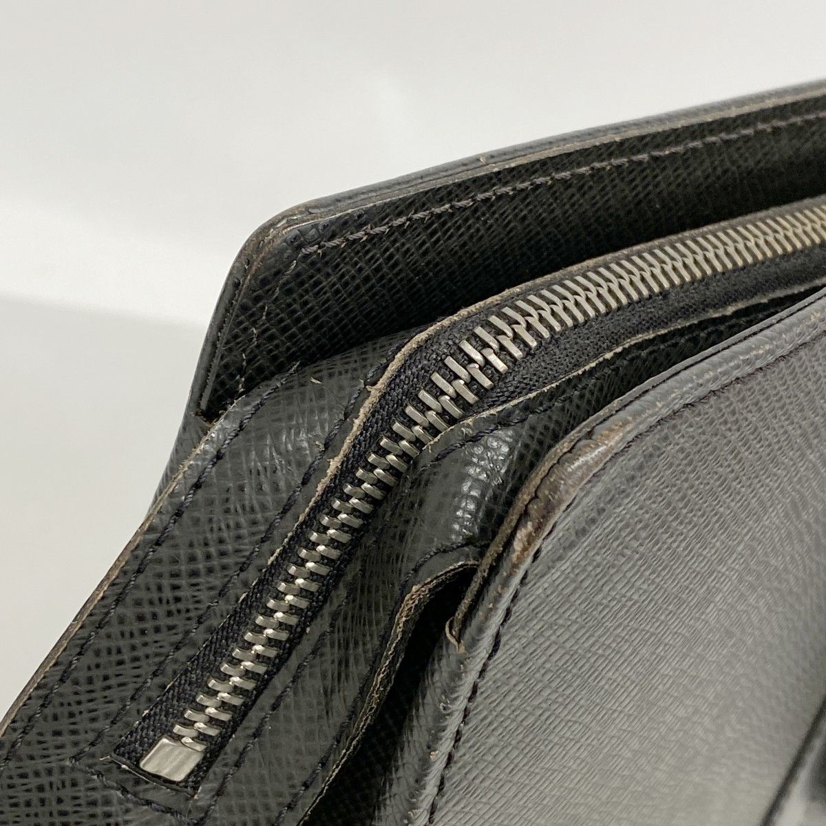 Louis Vuitton Business Bag Taiga Porte Documents Rosin Ardoise — view 5