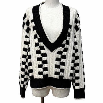 Chanel Line Stone Coco Key Knit Neck Cashmere Sweater Off White Black 42