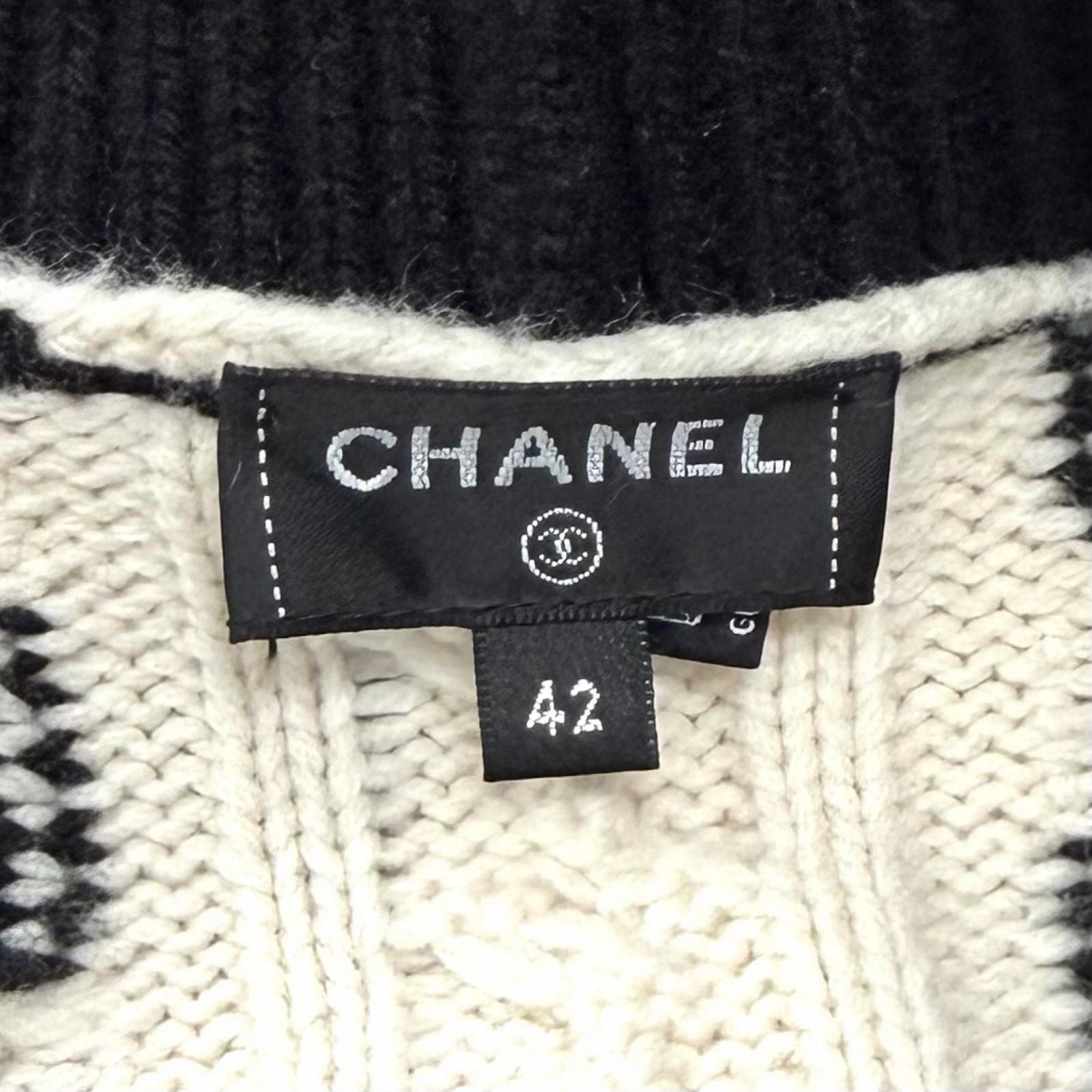 Chanel Line Stone Coco Key Knit Neck Cashmere Sweater Off White Black 42 — view 6