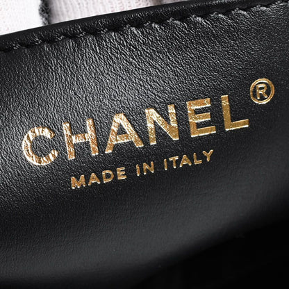 Chanel Handbag 22 Mini — view 6