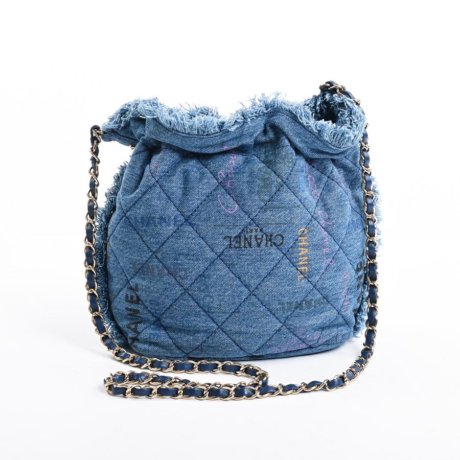 Chanel Shoulder Bag Small — view 3
