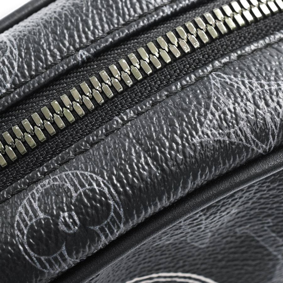 Louis Vuitton Shoulder Bag Danube PM — view 9