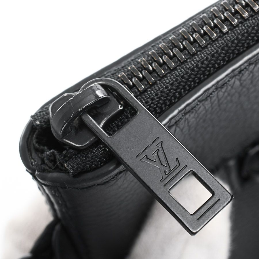 Louis Vuitton Clutch Takeoff Pouch — view 8