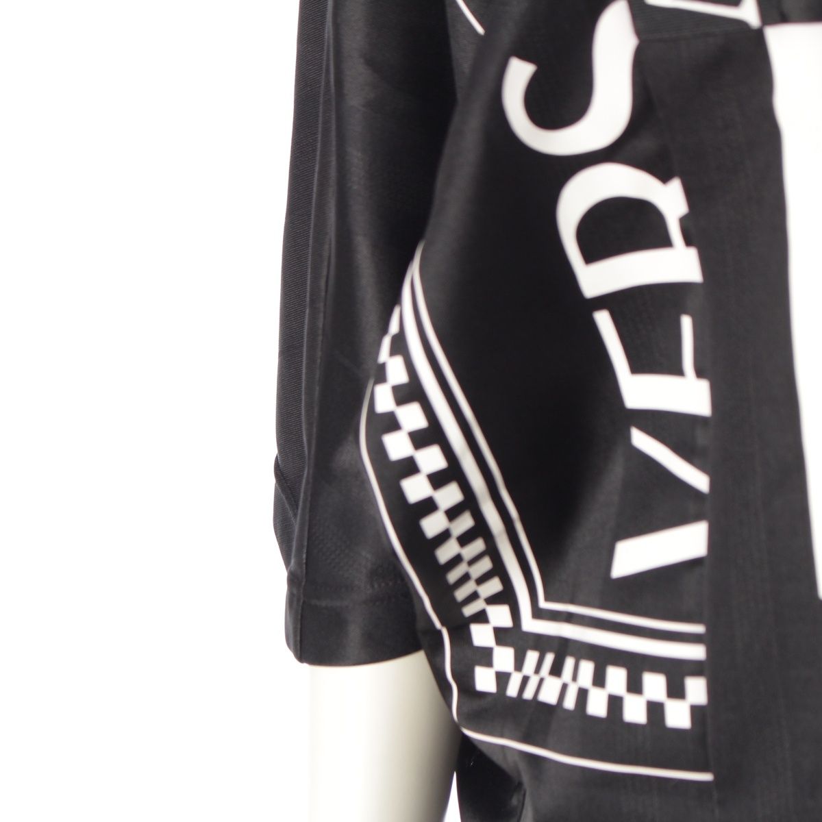 Versace Logo Contrast T-Shirt — view 6