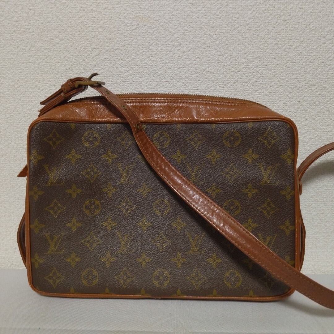 Louis Vuitton Sac Bandouliere 30 Monogram Shoulder Bag
