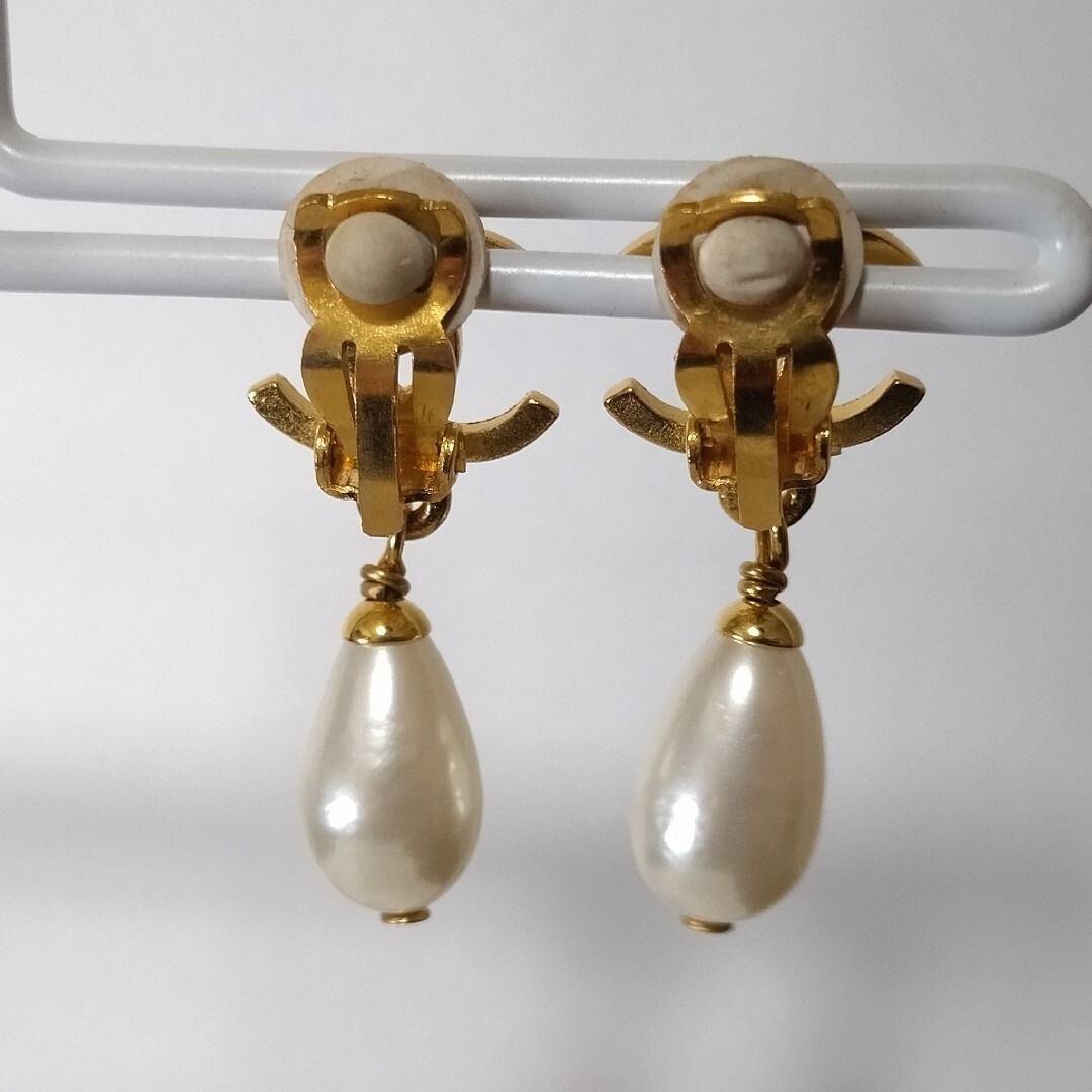 Chanel Earrings CC Logo Gold Faux Pearl — view 2