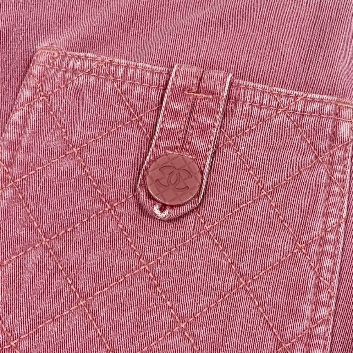 Chanel E1 CC Logo Quilted Cropped Length Denim 38 Pink Jeans — view 8