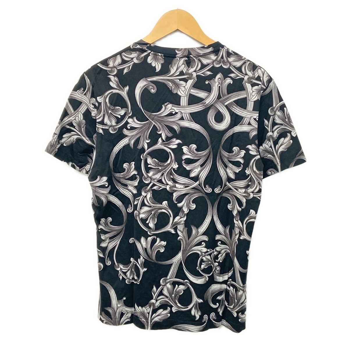 Versace Short Sleeve T-Shirt M Black Gray Multi Crew Neck All Over Pattern — view 2