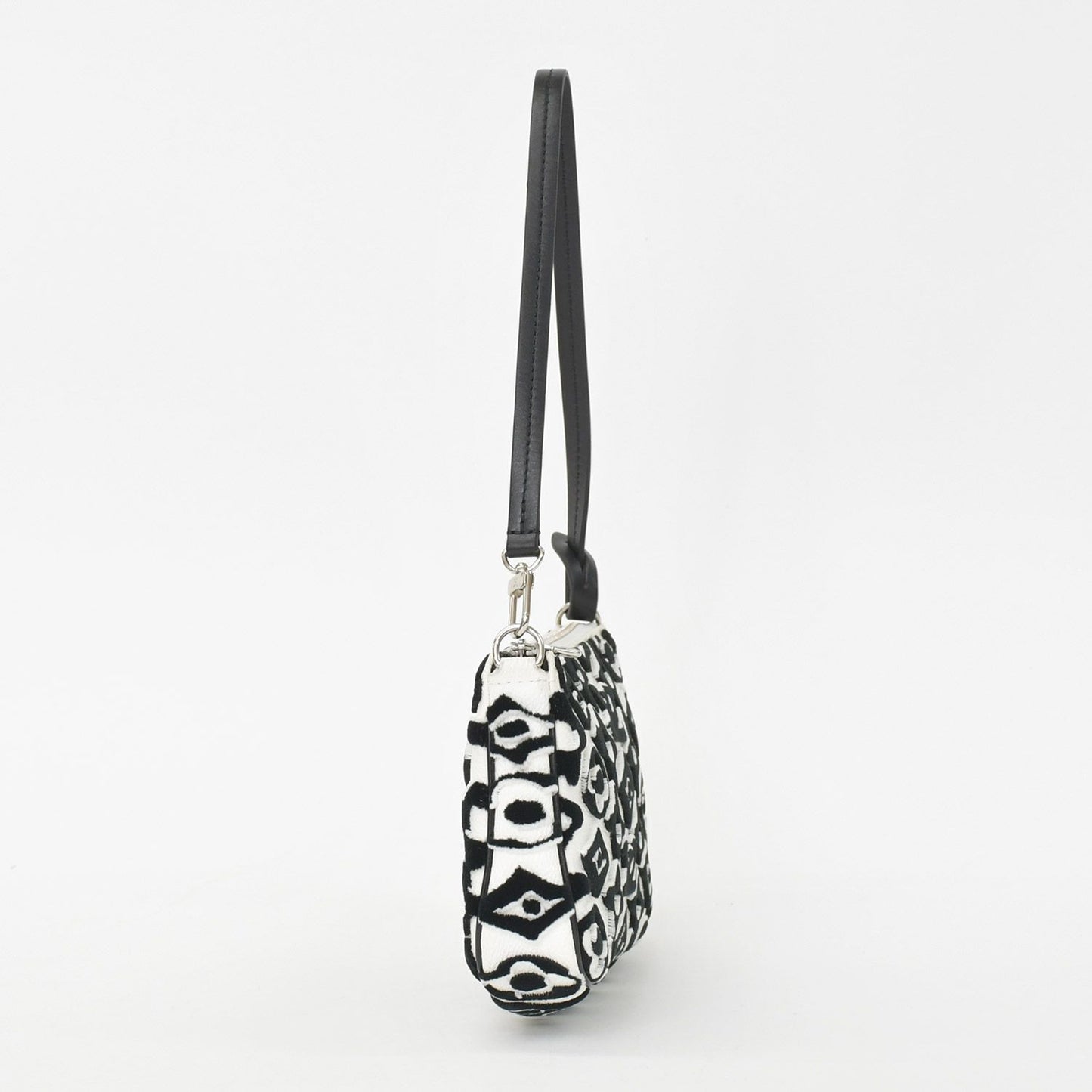 Louis Vuitton Pochette Accessoires Pouch Monogram Tuffetage — view 4