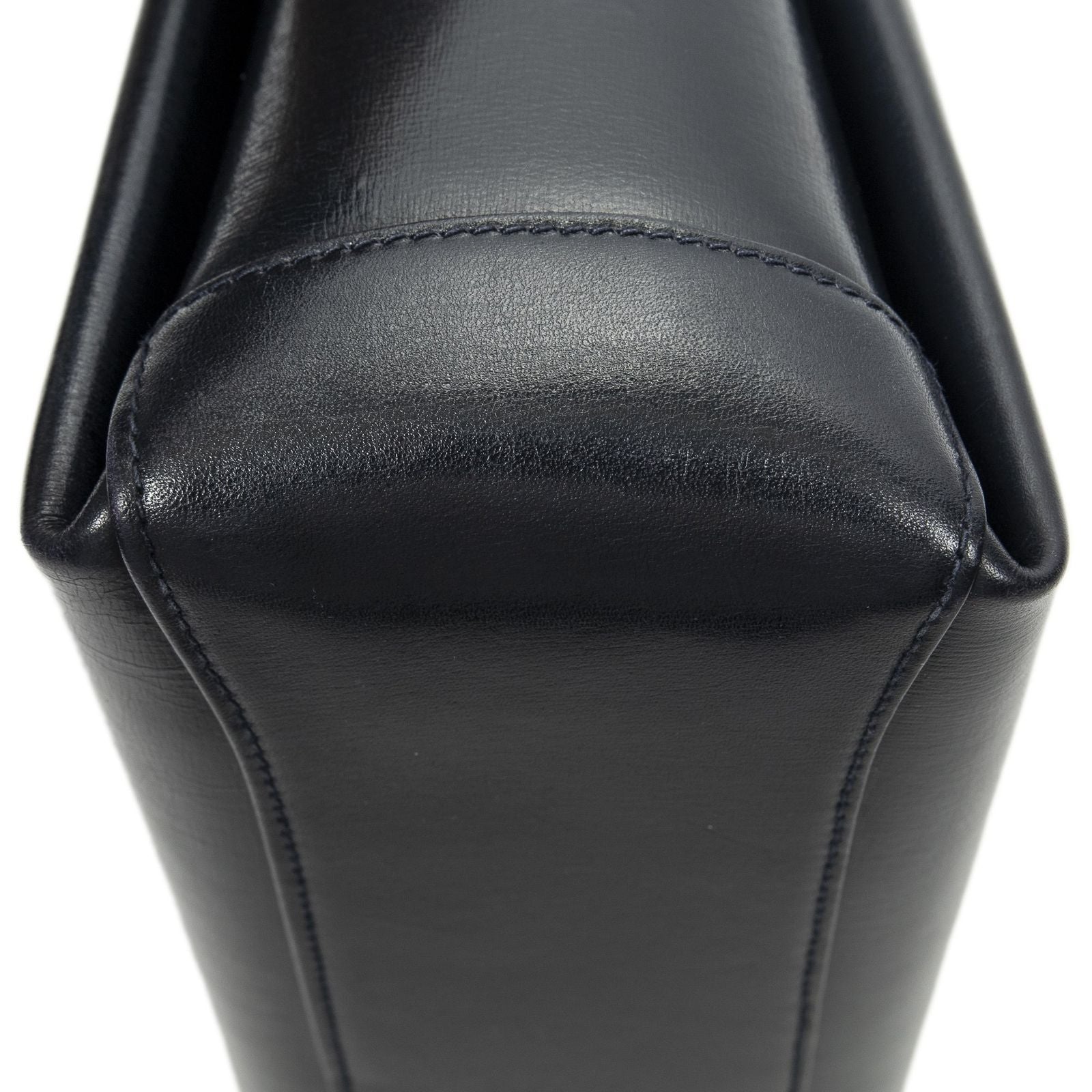 Gucci Vintage Turnlock Top Handle Navy Smooth Scarf Skin Leather — view 8