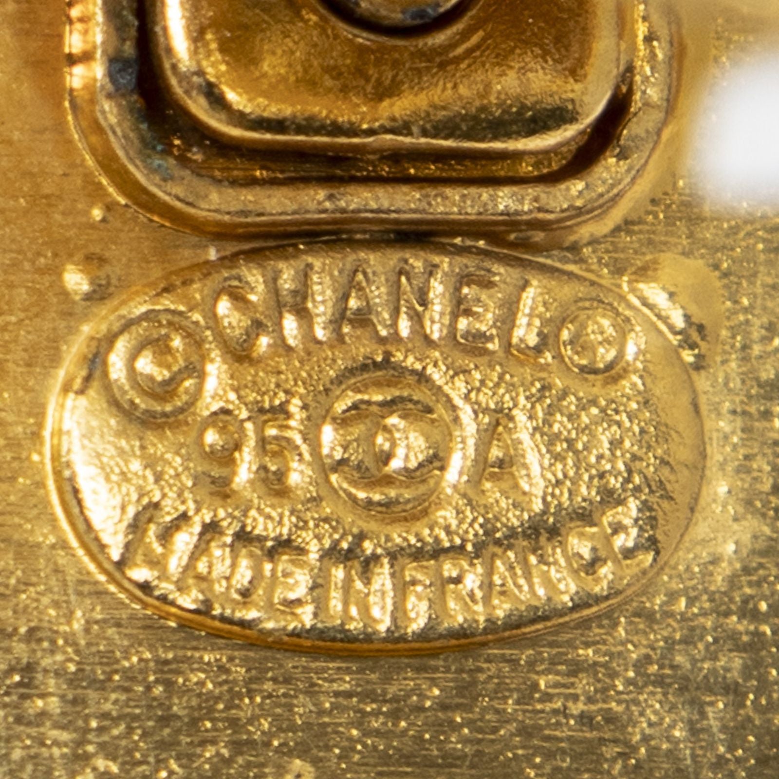 Chanel CC Turnlock Clip on Earrings Gold Plated — view 3