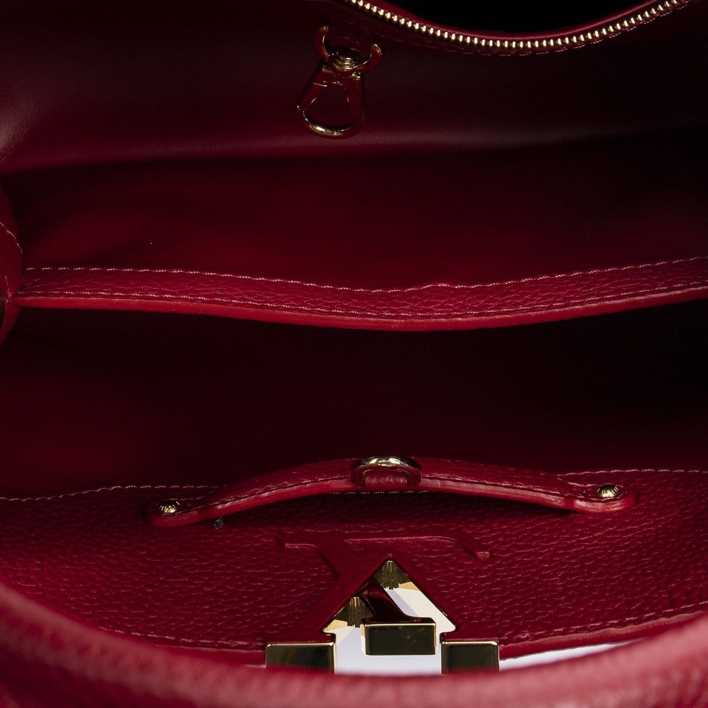 Louis Vuitton Capucines Red Taurillon Clemence Leather Messenger Bag — view 9
