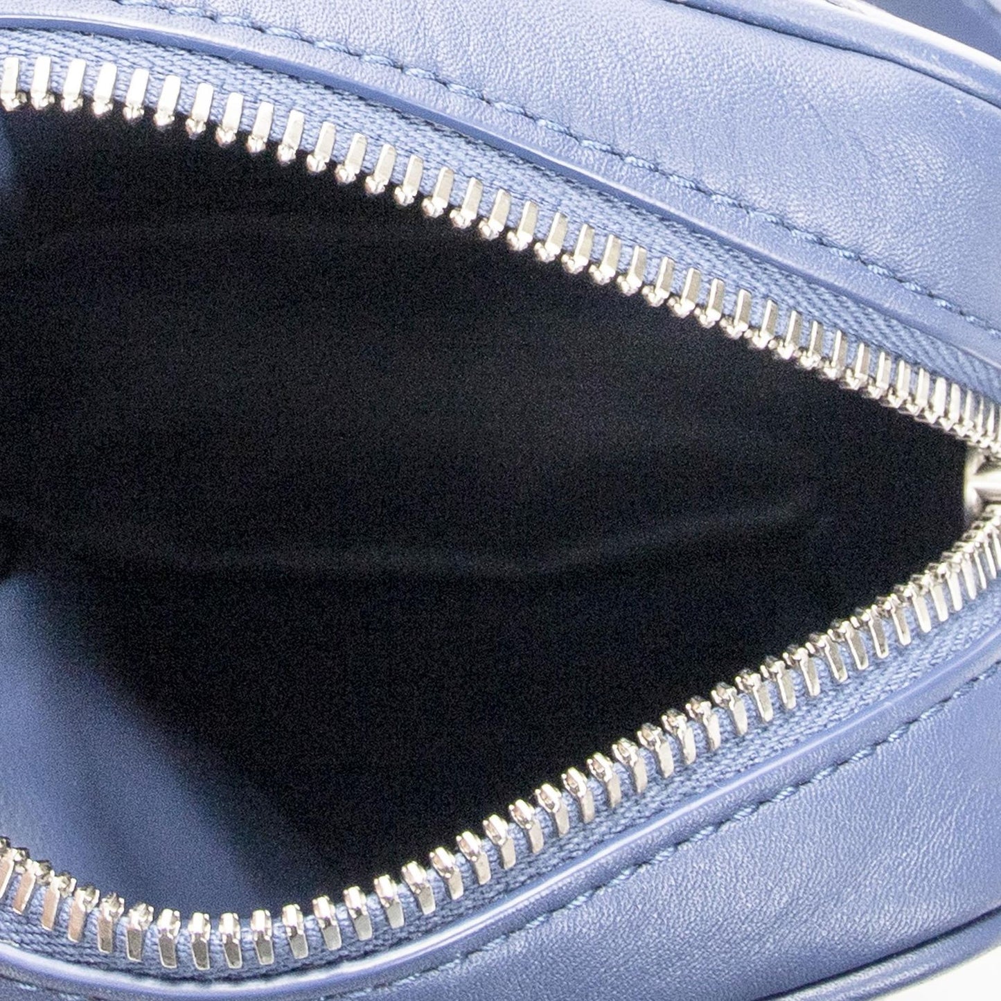 Bottega Veneta Smartphone Pouch Crossbody Blue Intrecciato Leather — view 9
