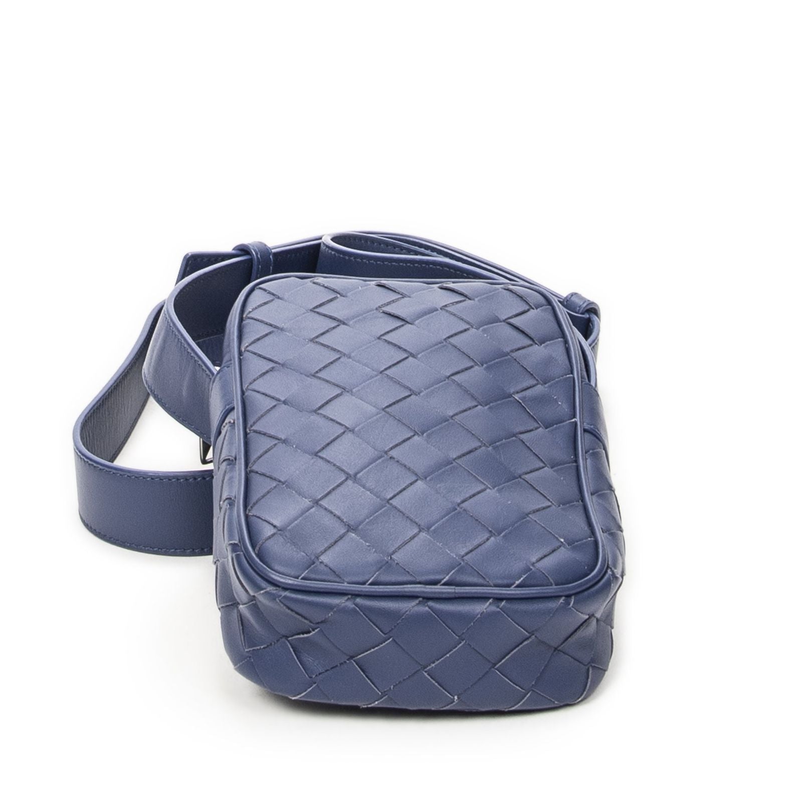 Bottega Veneta Smartphone Pouch Crossbody Blue Intrecciato Leather — view 6