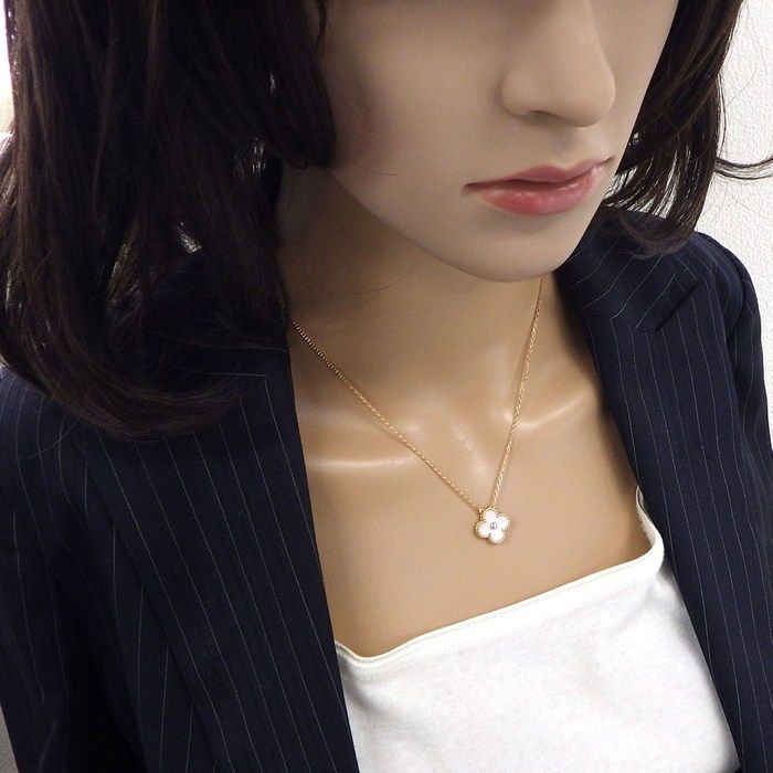 Van Cleef & Arpels Necklace Vintage Alhambra Holiday Collection Christmas — view 7
