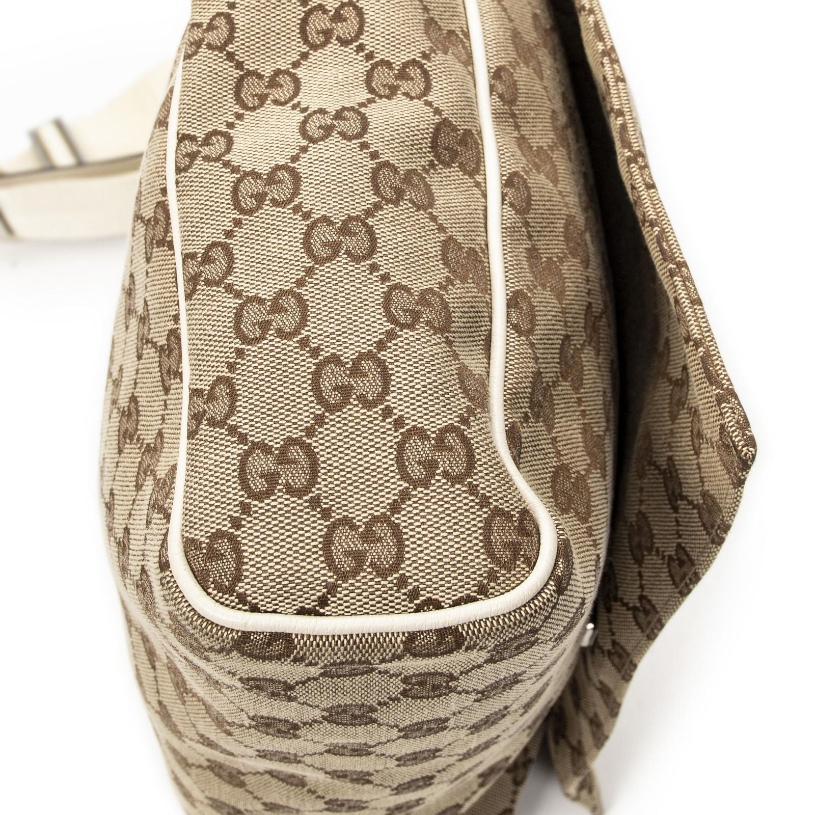Gucci Flap Messenger Ivory Beige GG Canvas — view 7