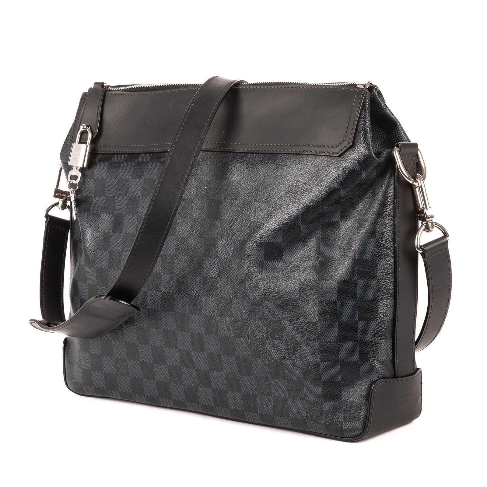 Louis Vuitton Greenwich Messenger Black Damier Cobalt T-Shirt — view 2