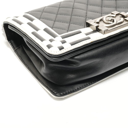 Chanel Shoulder Bag Boy No 19 — view 5