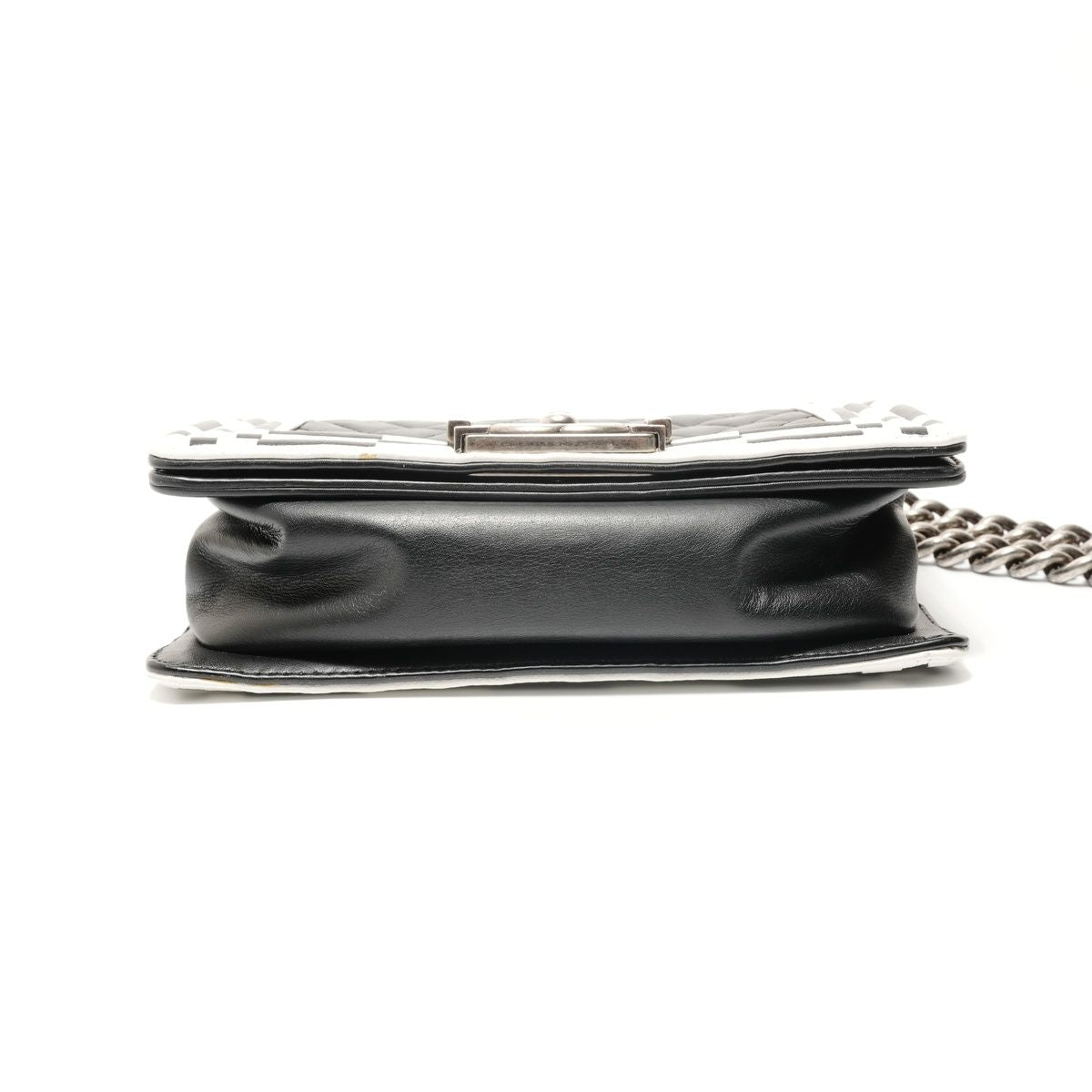 Chanel Shoulder Bag Boy No 19 — view 7