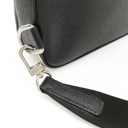 Louis Vuitton Taiga Avenue Sling Bag Leather Noir Black — view 6