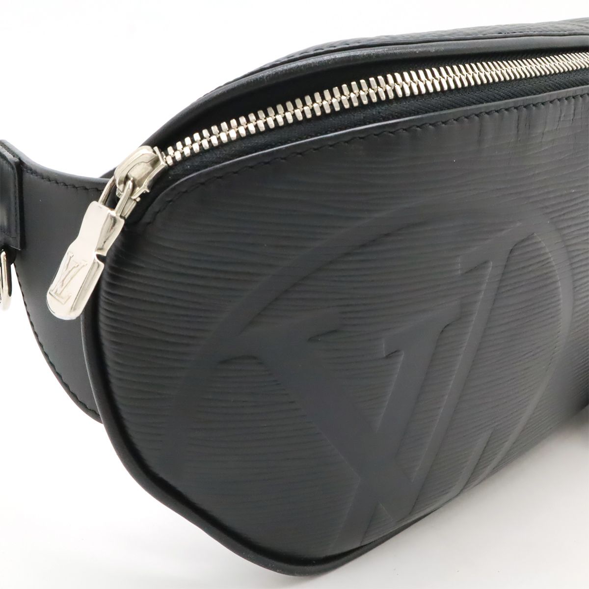 Louis Vuitton LV Circle Epi Bum Bag Noir Black — view 6
