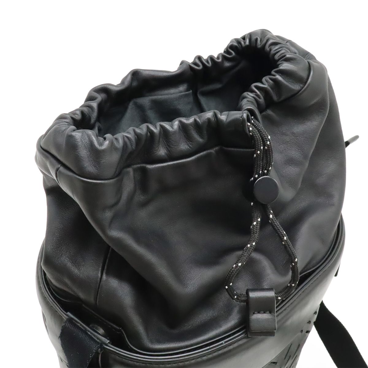 Bottega Veneta Drawstring Bucket Bag Crossbody Leather Black — view 5