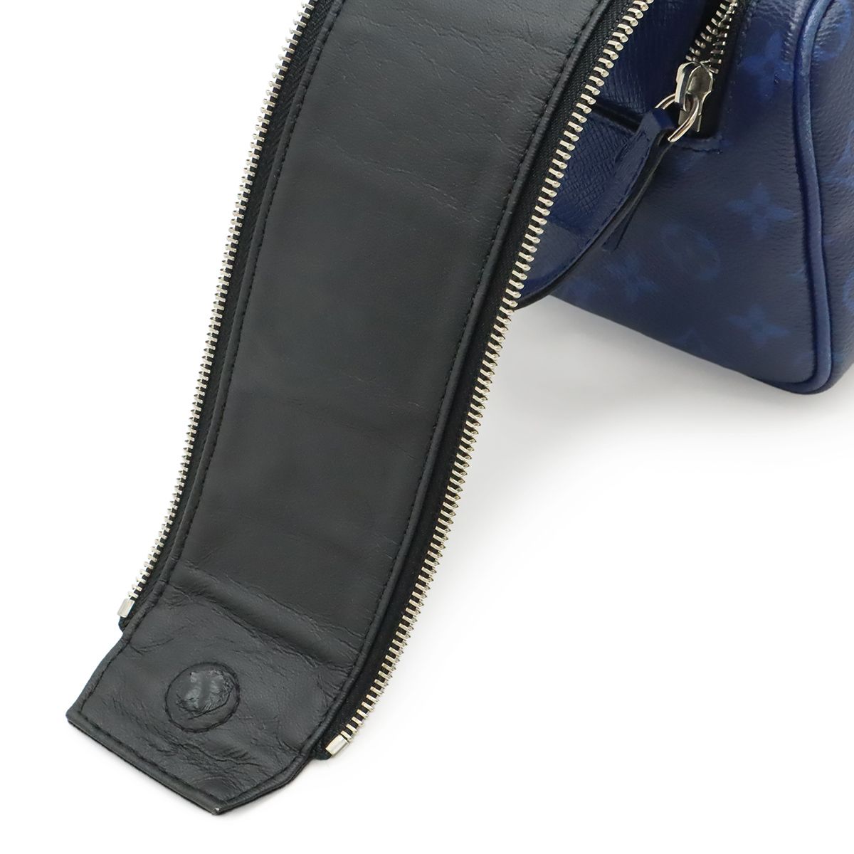 Louis Vuitton Taigarama Dopp Kit Clutch Handbag Cobalt Blue — view 8