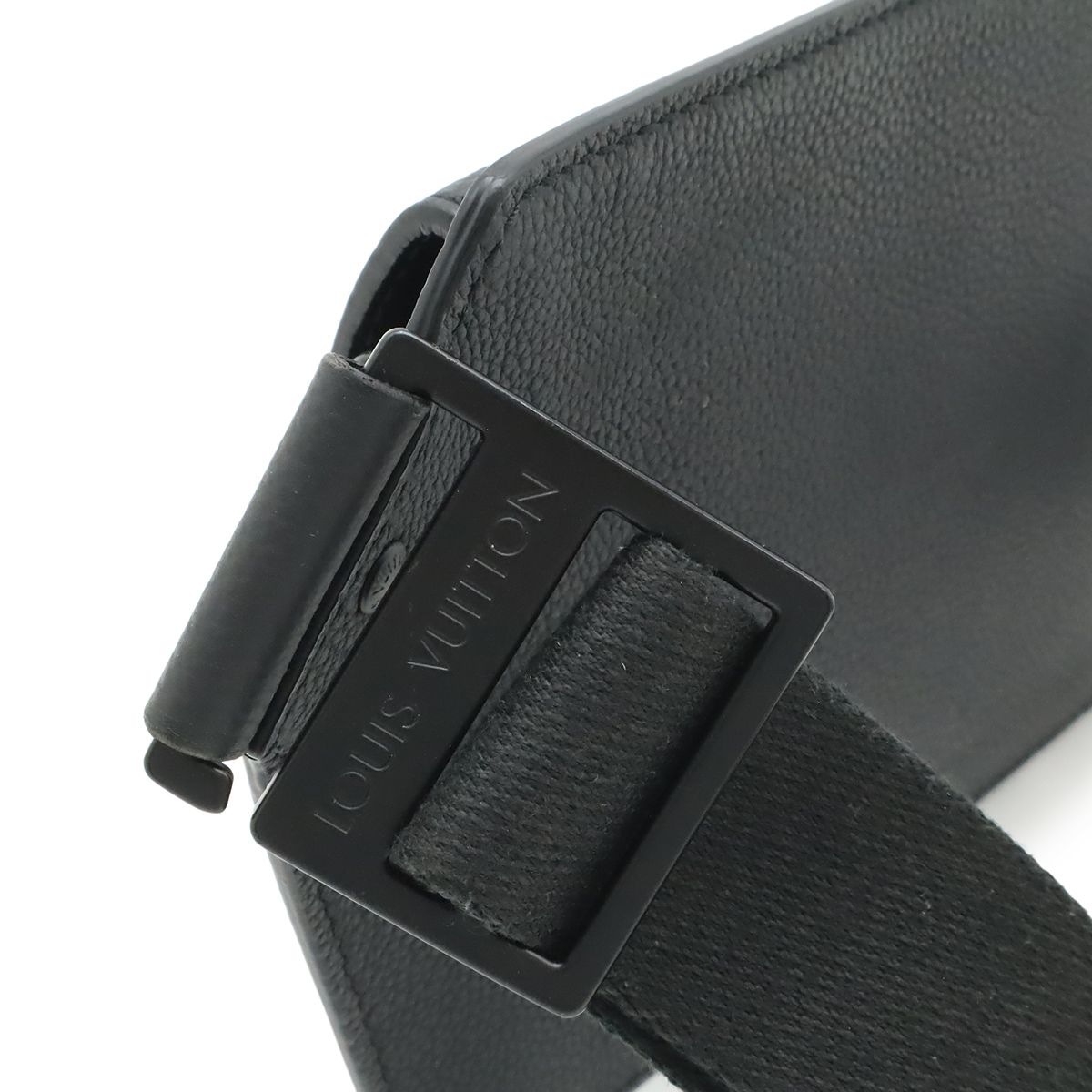 Louis Vuitton LV Aerogram Takeoff Sling Bum Bag Noir Black — view 4