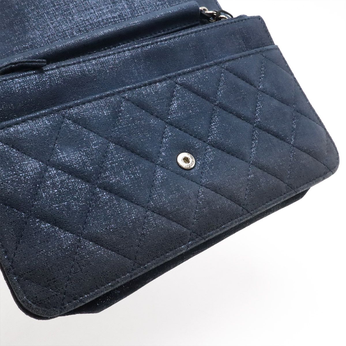Chanel Quilted Chain Wallet Shoulder Bag Pochette Crossbody Sparkle Leather — view 8