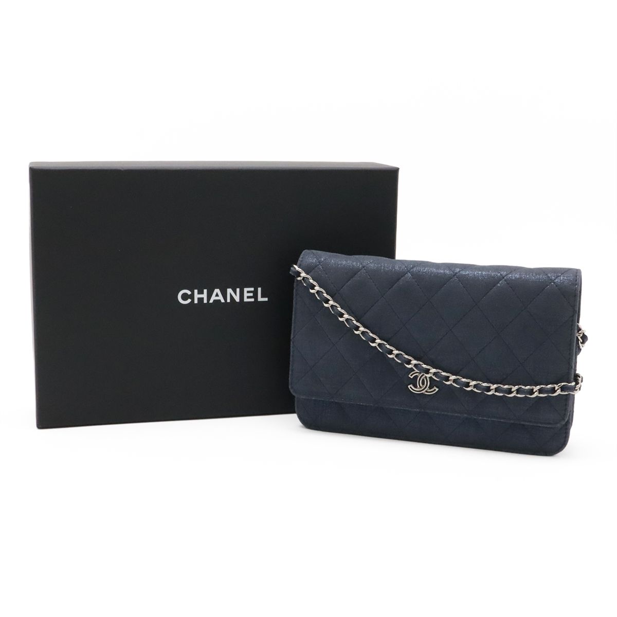 Chanel Quilted Chain Wallet Shoulder Bag Pochette Crossbody Sparkle Leather — view 9