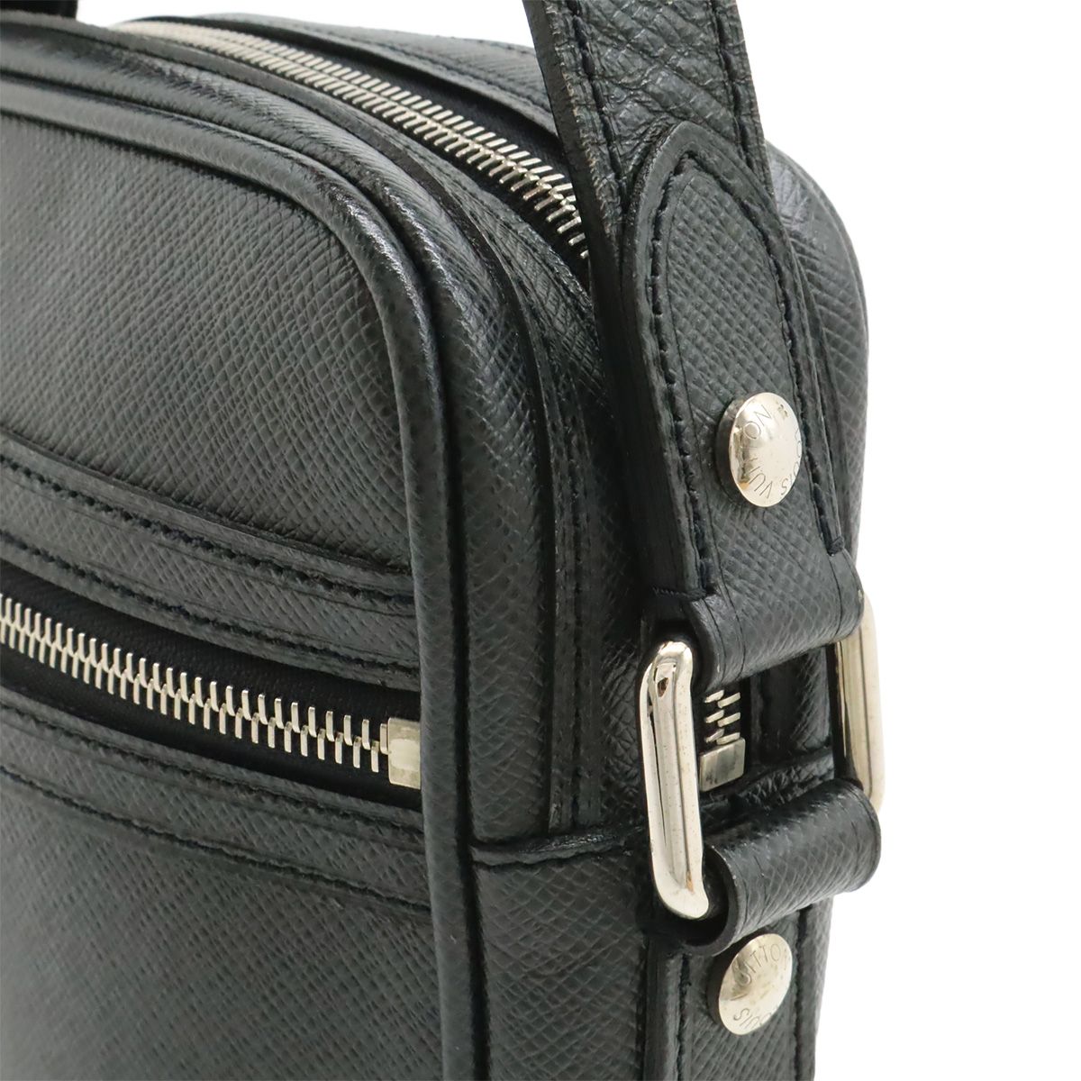 Louis Vuitton Taiga Dimitri Shoulder Bag Crossbody Leather Ardoise Black Silver — view 4