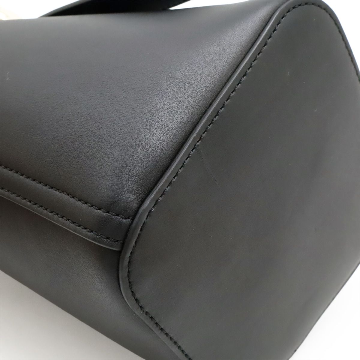Loewe Pebble Bucket Bag Mini Slim Scarf Leather Black Gold — view 3