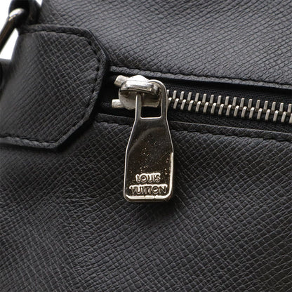 Louis Vuitton Taiga Sasha Shoulder Bag Crossbody Depth Leather Ardoise Black — view 4