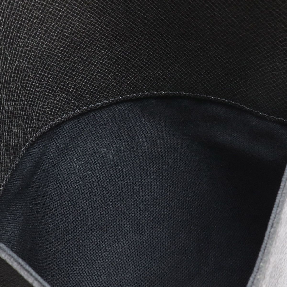 Louis Vuitton Taiga Sasha Shoulder Bag Crossbody Depth Leather Ardoise Black — view 9