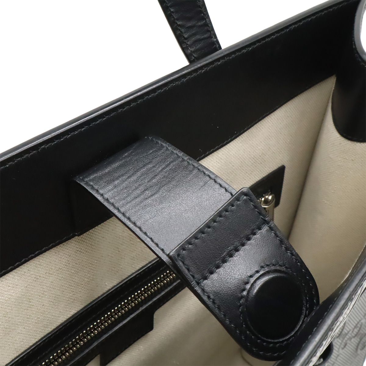 Gucci GG Embossed Tote Vertical Leather Black Silver — view 5
