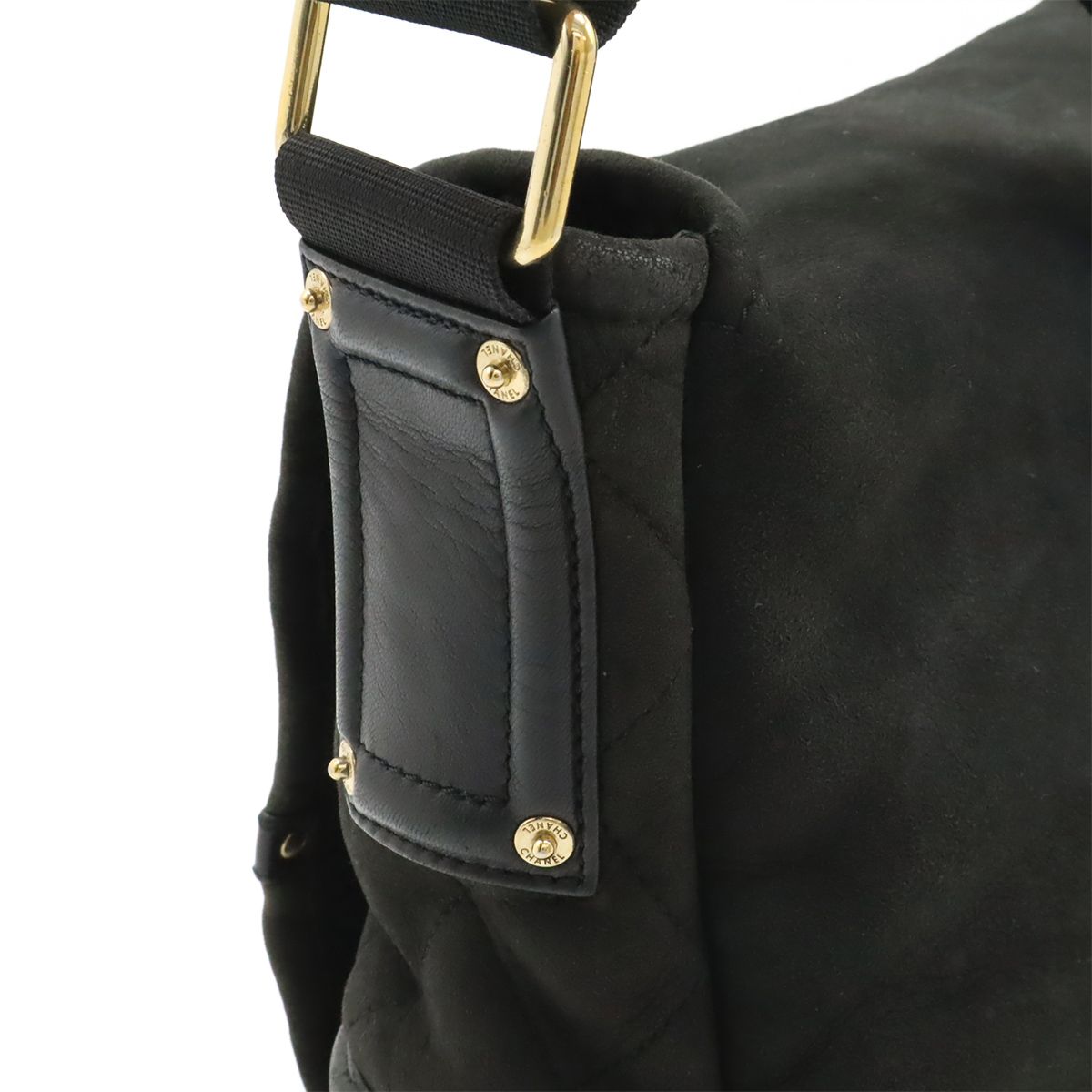 Chanel CC Logo Shoulder Bag Crossbody Shearling Leather Boa Black Gold — view 4