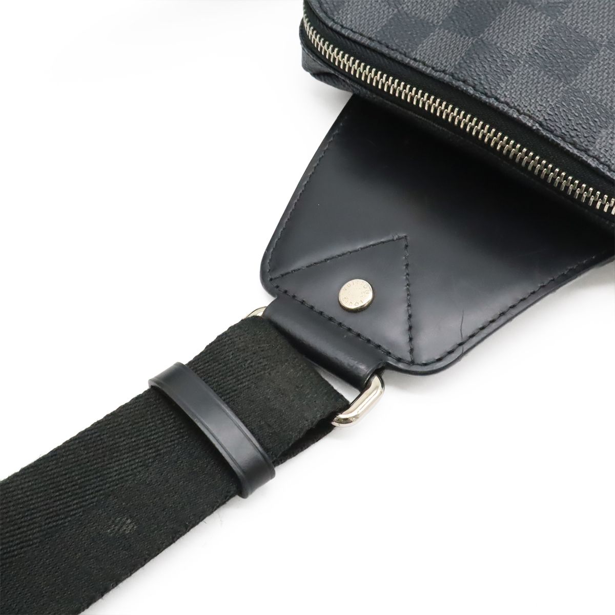 Louis Vuitton Damier Graphite Avenue Sling Bag — view 4
