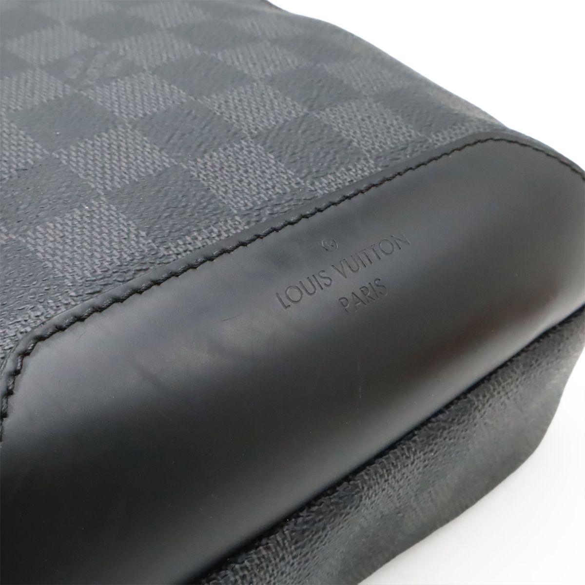 Louis Vuitton Damier Graphite Avenue Sling Bag — view 9
