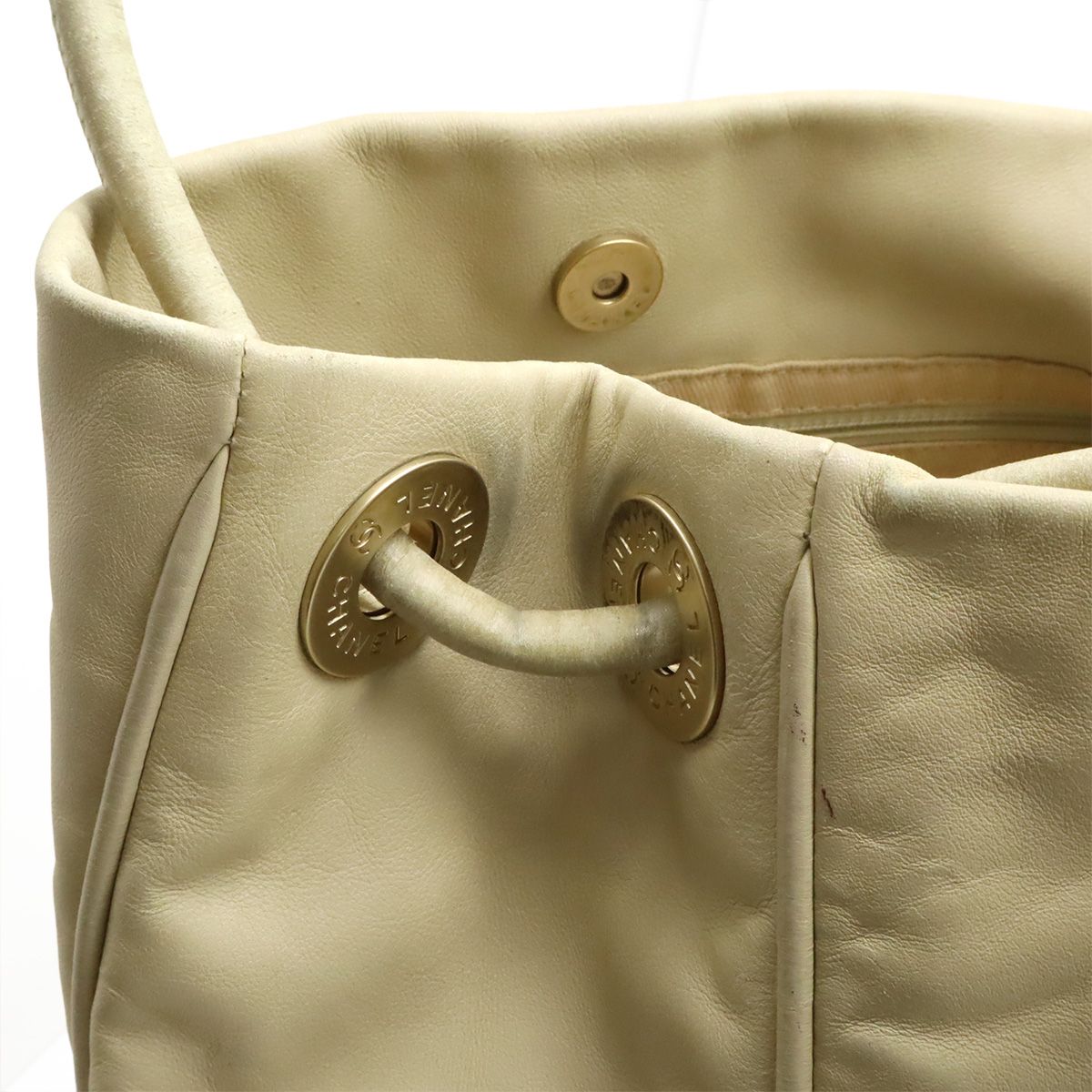 Chanel Camellia Logo Tote Shoulder Bag Leather Beige White Gold — view 7