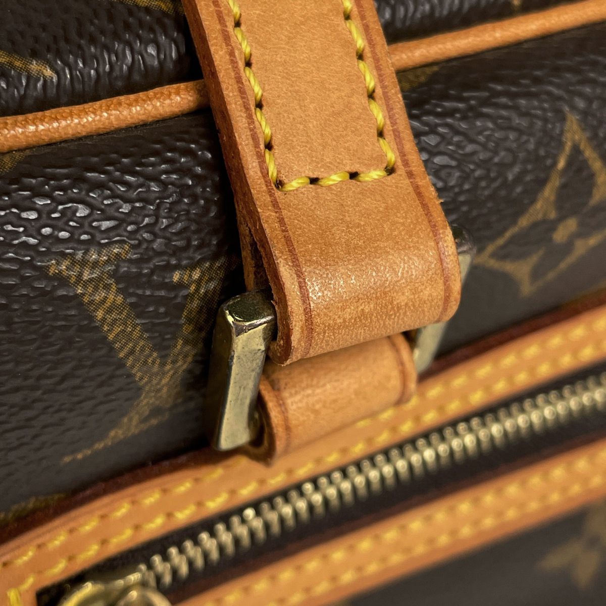 Louis Vuitton City MM Shoulder Bag Monogram Brown — view 5