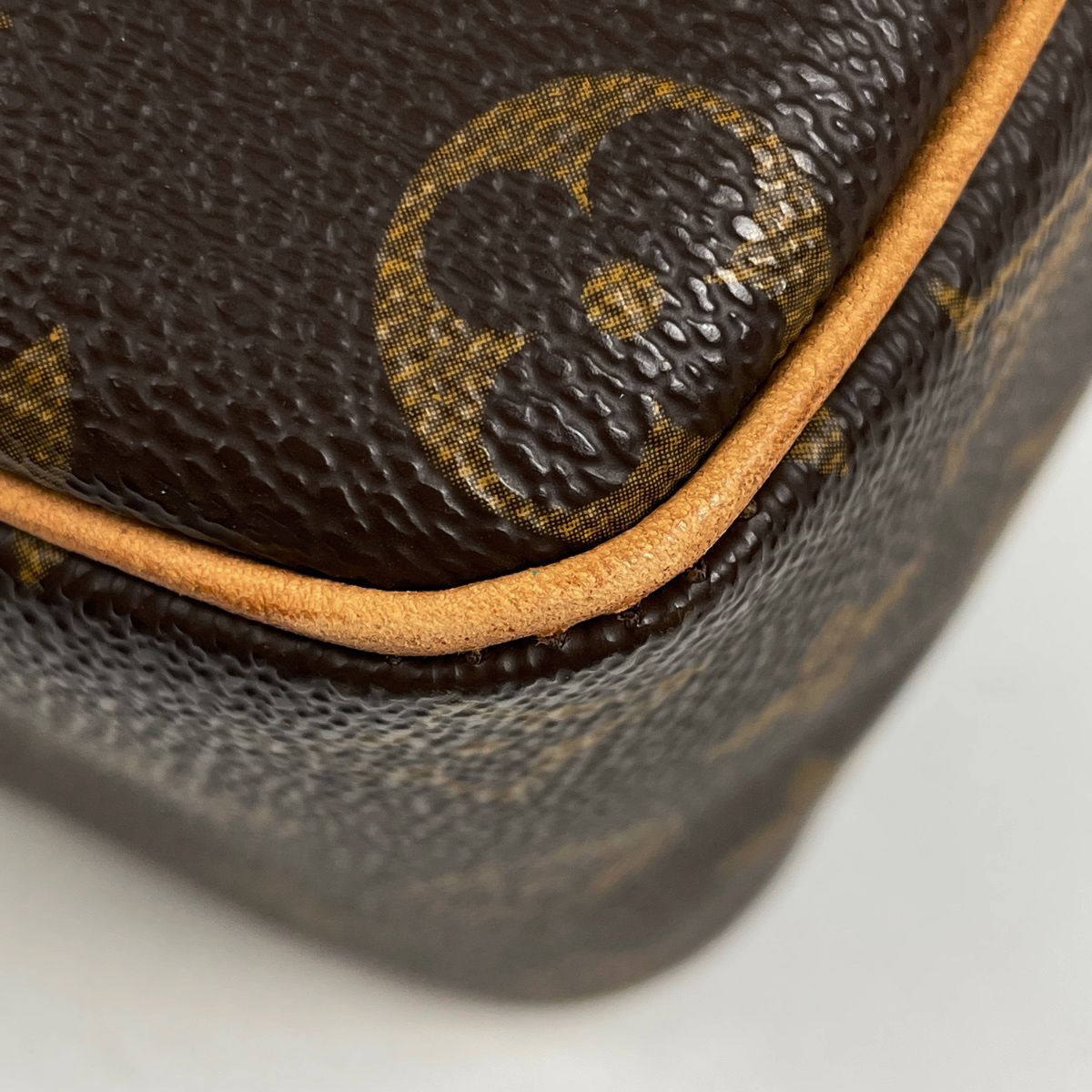 Louis Vuitton City MM Shoulder Bag Monogram Brown — view 3