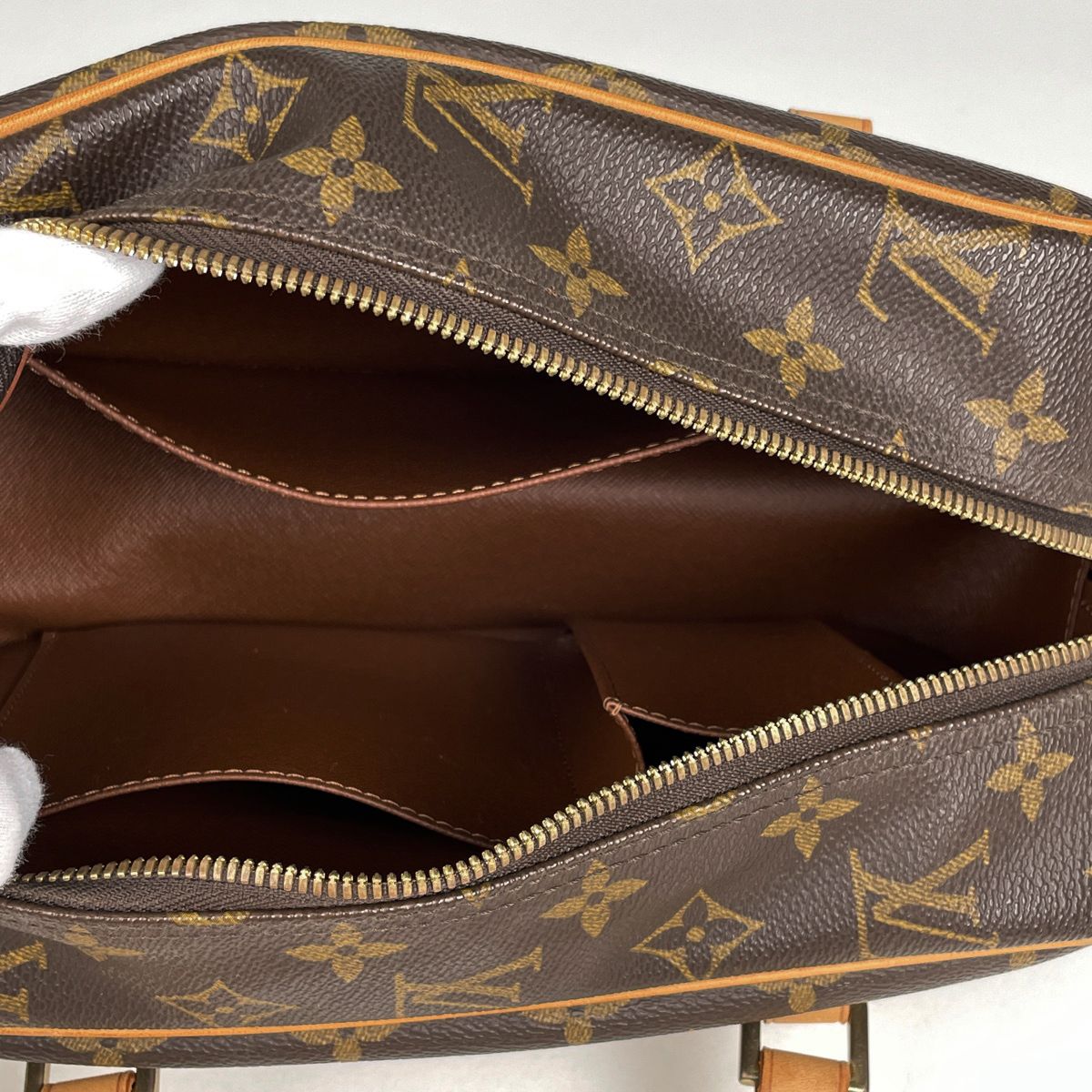 Louis Vuitton City MM Shoulder Bag Monogram Brown — view 7