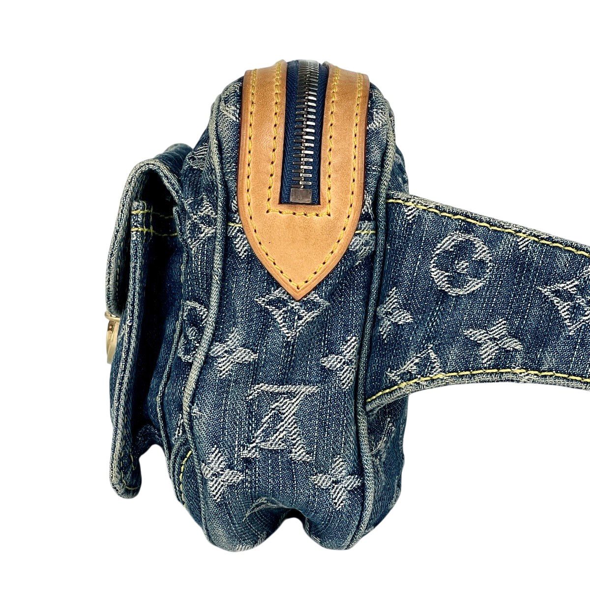 Louis Vuitton Bum Bag Monogram Denim Blue — view 2