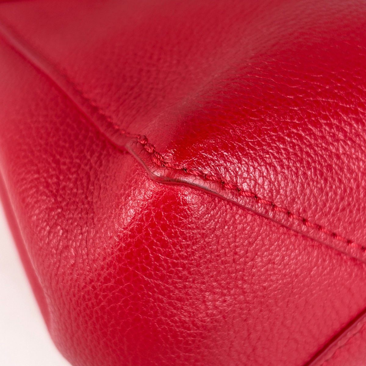 Louis Vuitton Lockme 2-Way Shoulder Bag Leather Ruby — view 3